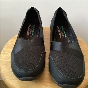 Skechers Women's air cooled memory foam Black Mesh Loafers